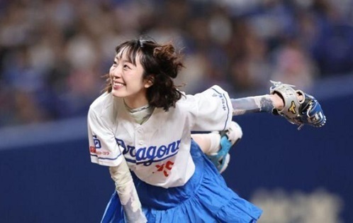 松井咲子b.jpg